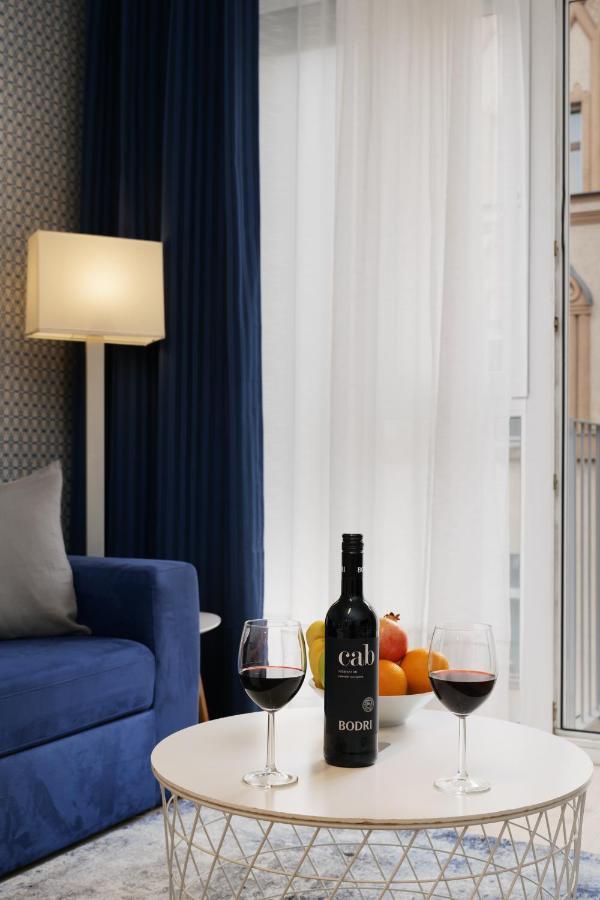 Bence Apartman Budapest Luaran gambar